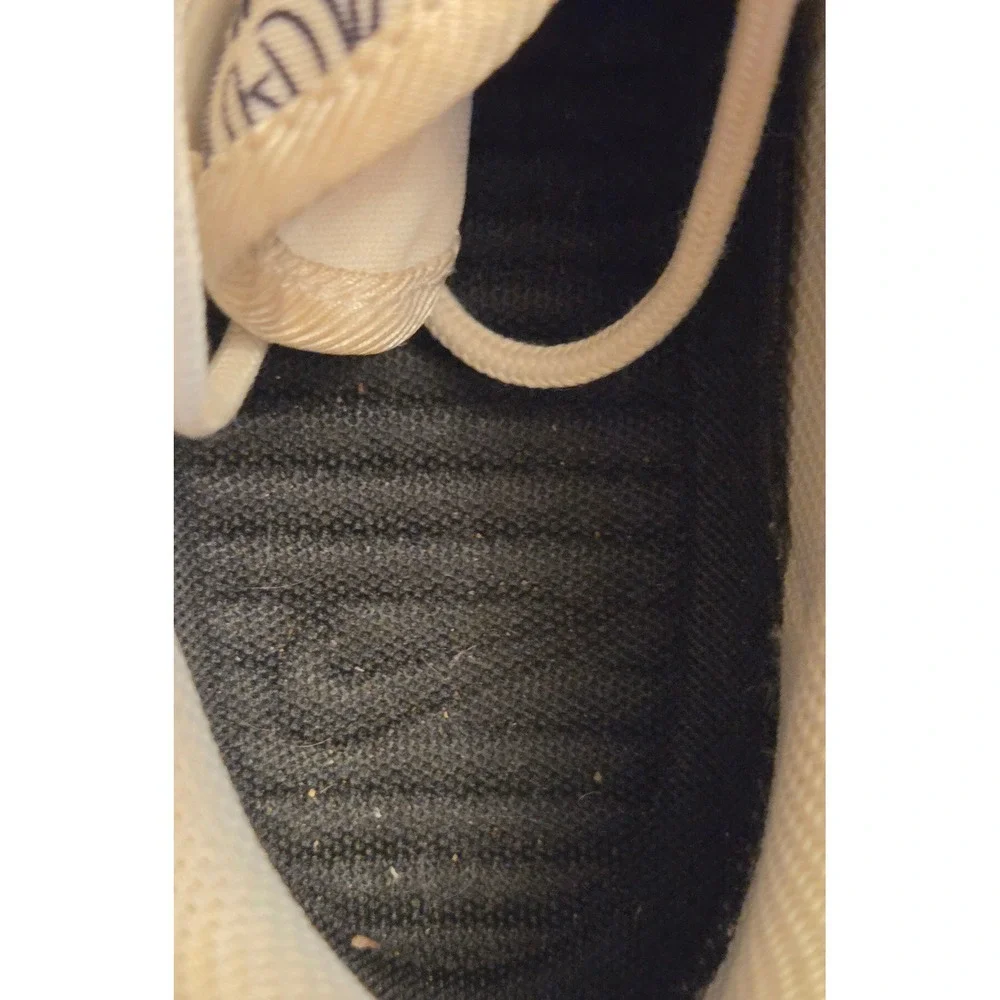 Nike Roshe One Athletic Shoes Sneakers Womens Size 8 Black White Doodle Print
